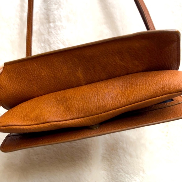 Duluth Trading Lifetime Leather Crossbody Wallet Cognac - Picture 8 of 12